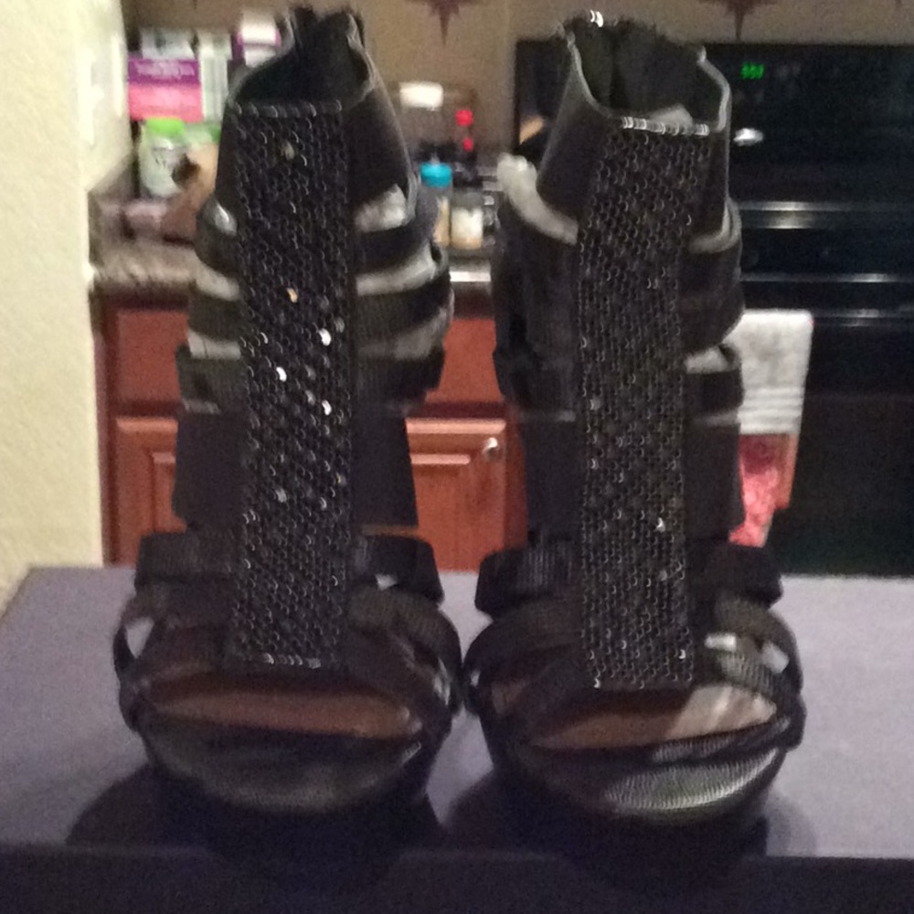 Cali Gianni Bini stellito platform heels size8